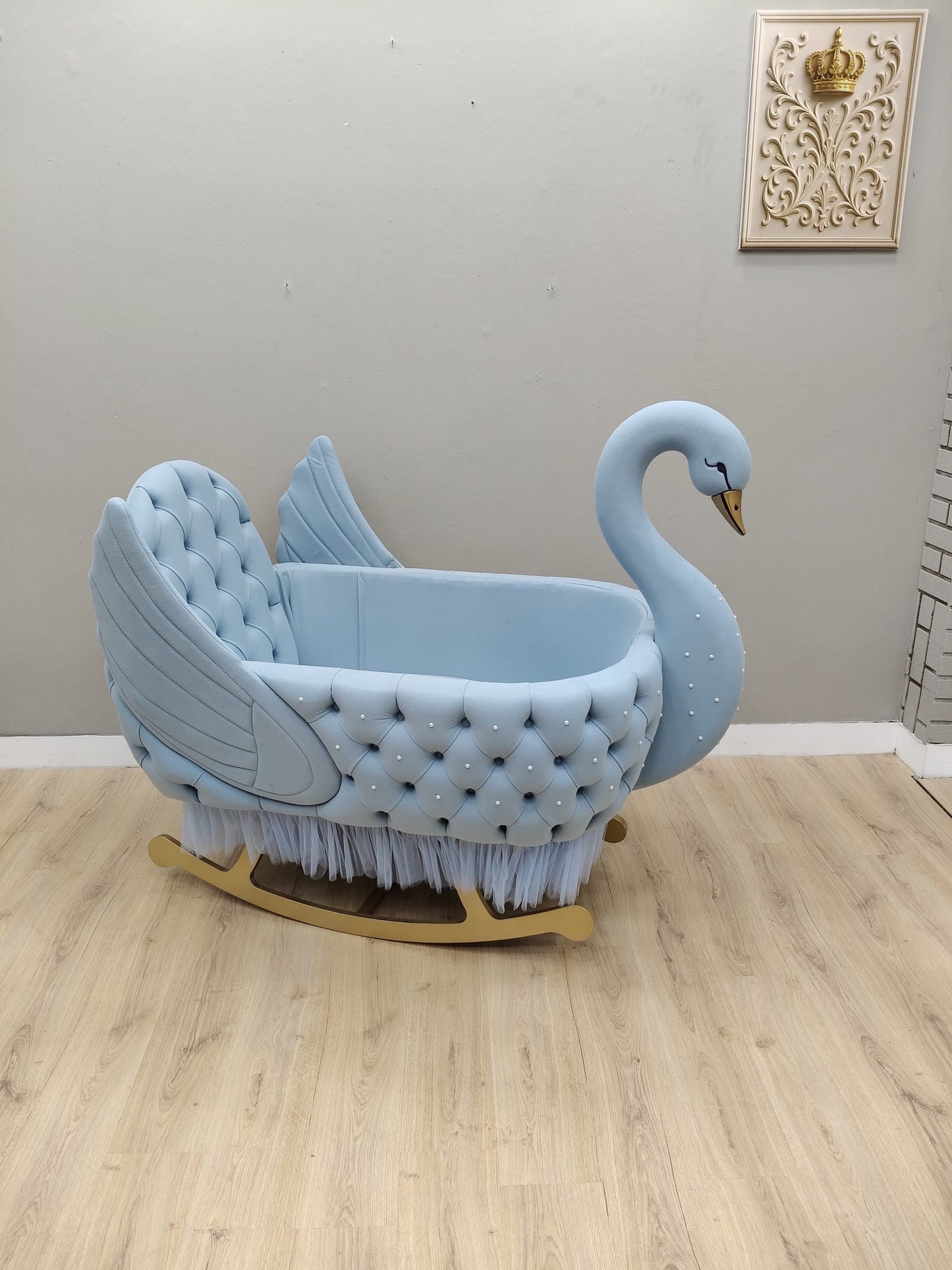 Royal Swan (Light Blue)