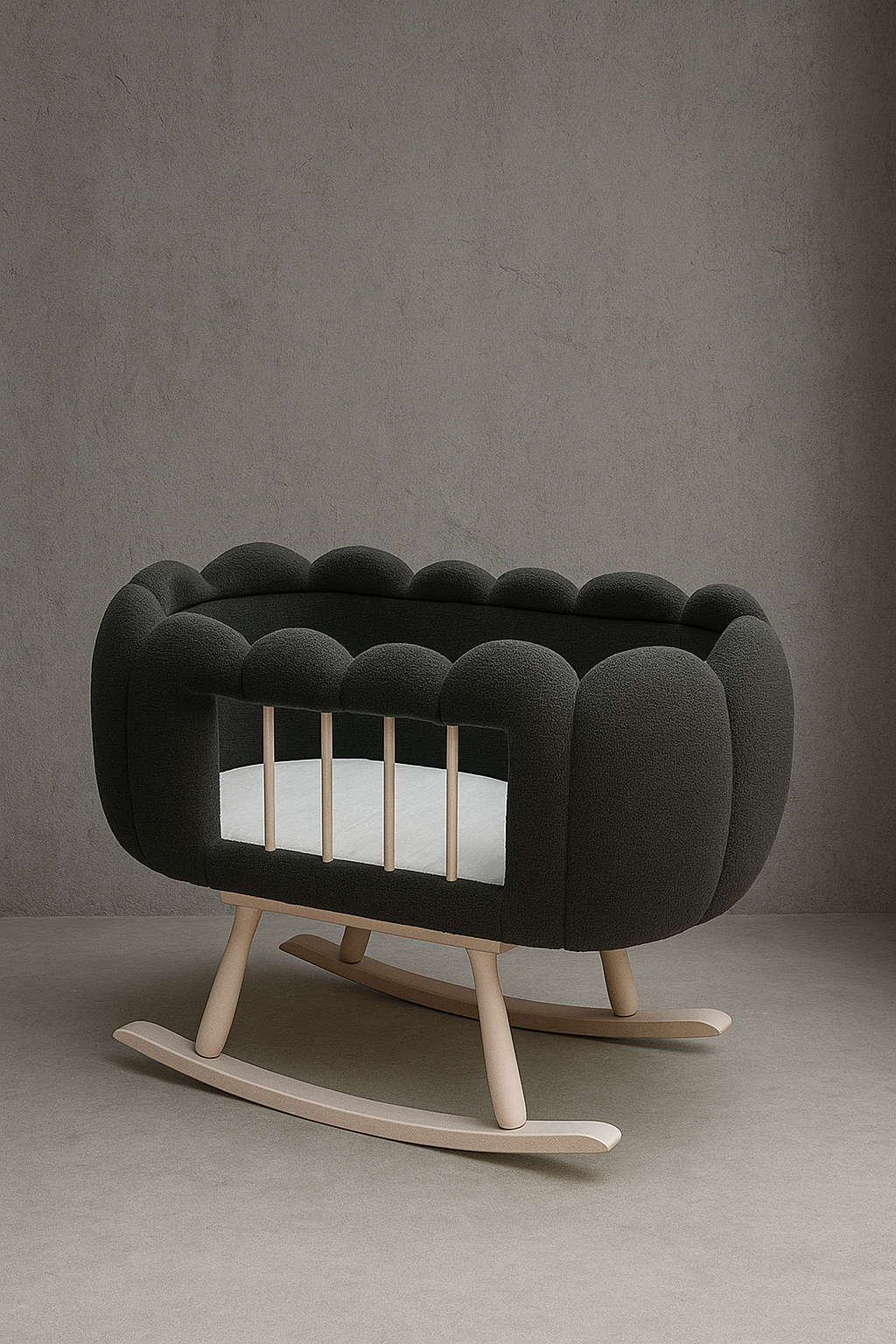 LUXURY TEDDY BABY CRIB with wooden legs