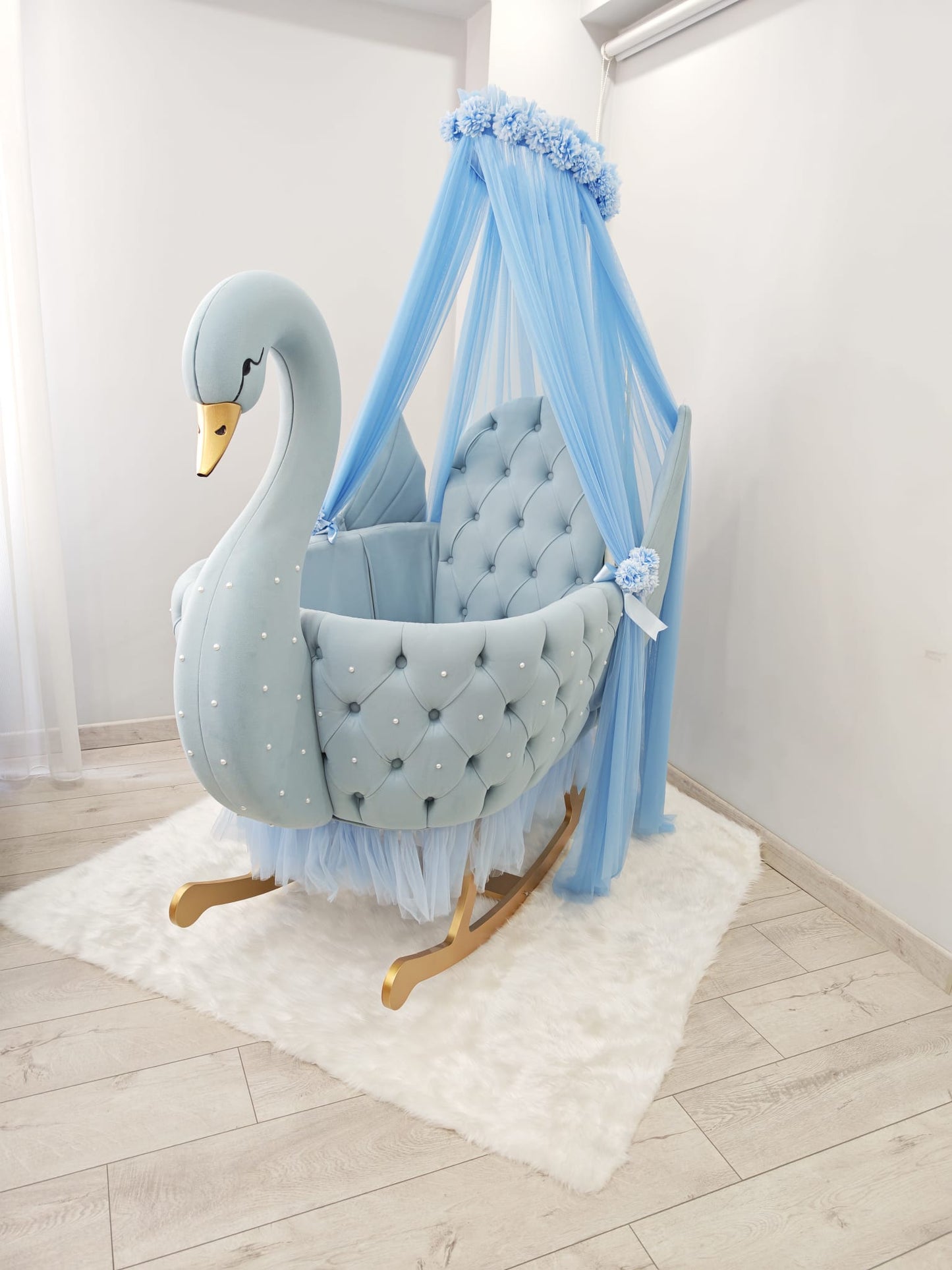Royal Swan in light blue