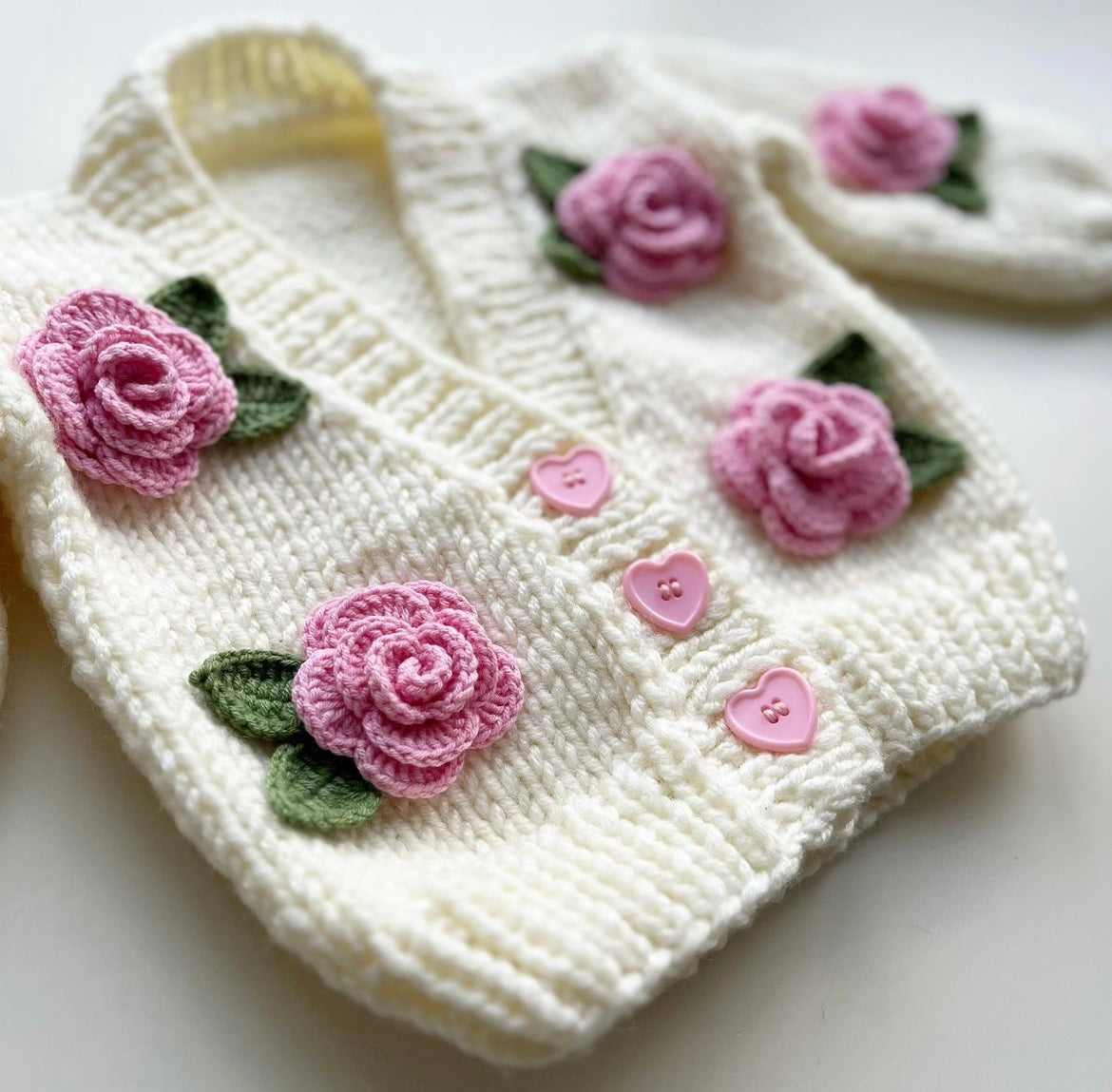 Rose Cardigan decorated with pink roses – PinkRooms