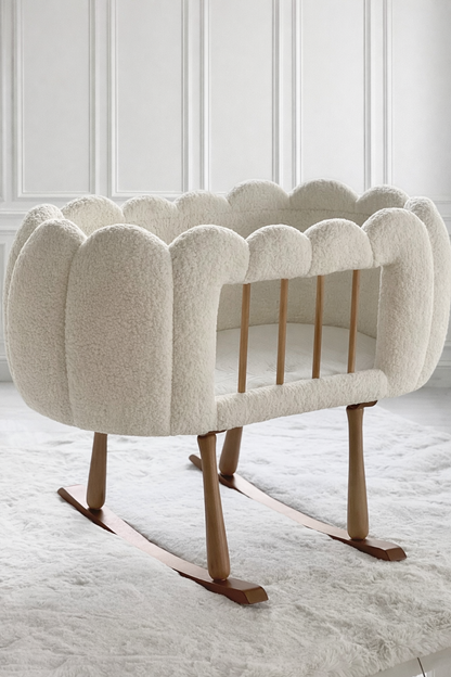 LUXURY TEDDY BABY CRIB with wooden legs