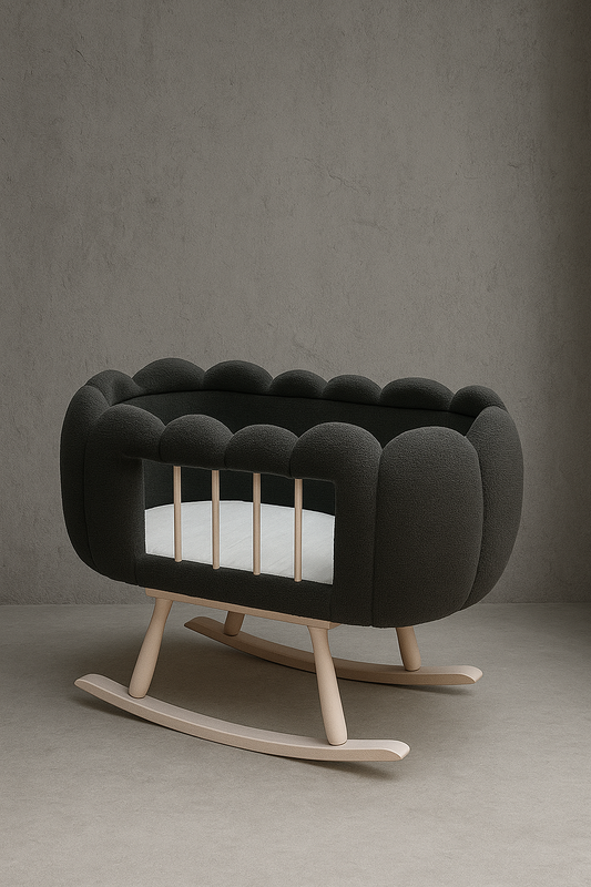 LUXURY TEDDY BABY CRIB with wooden legs