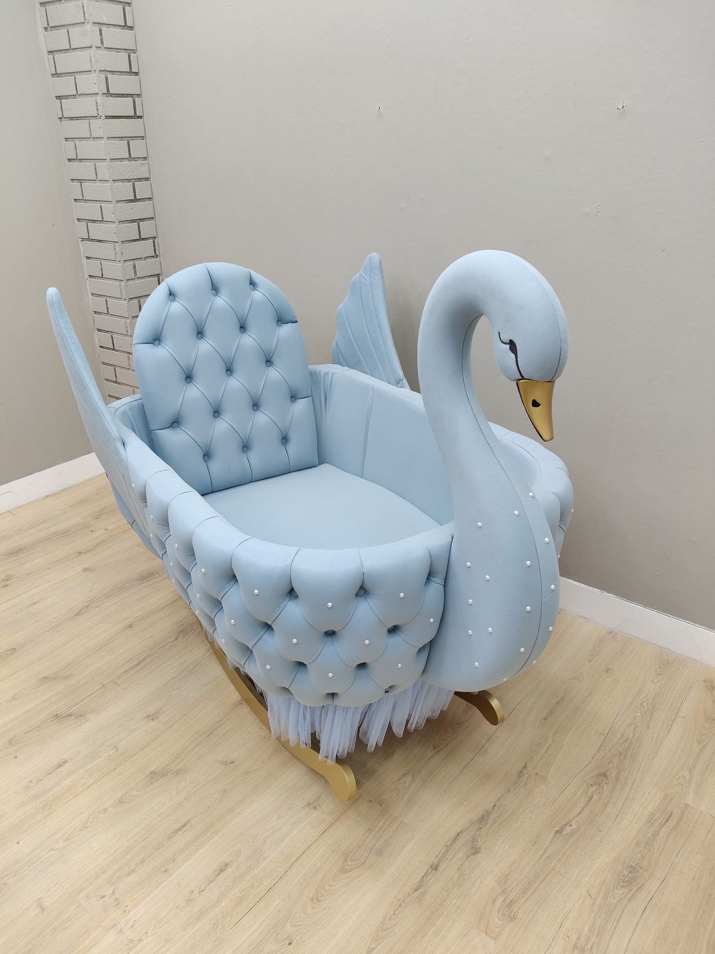 Royal Swan (Light Blue)