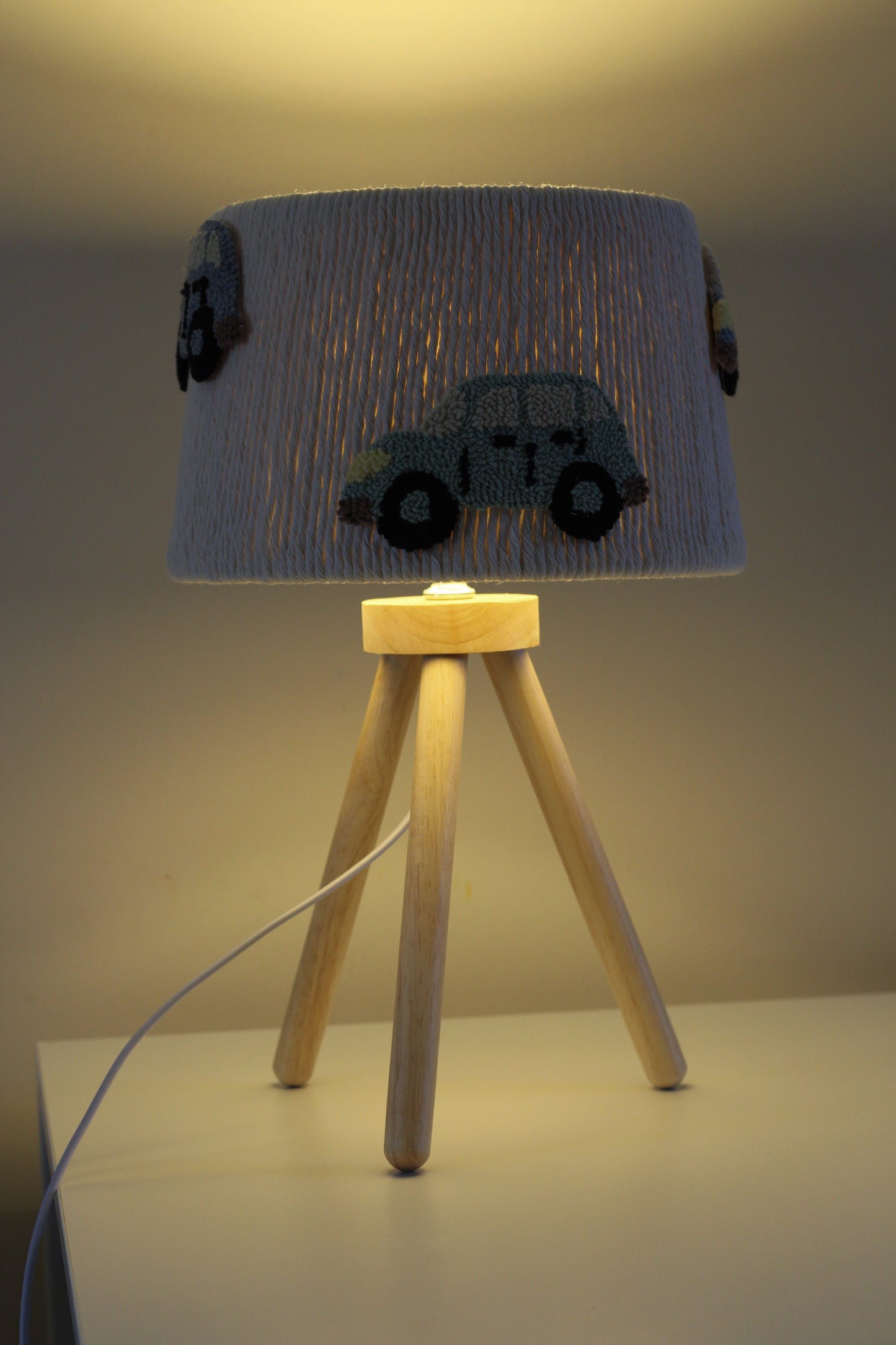CAR TABLE LAMP WITH WOODEN BASE