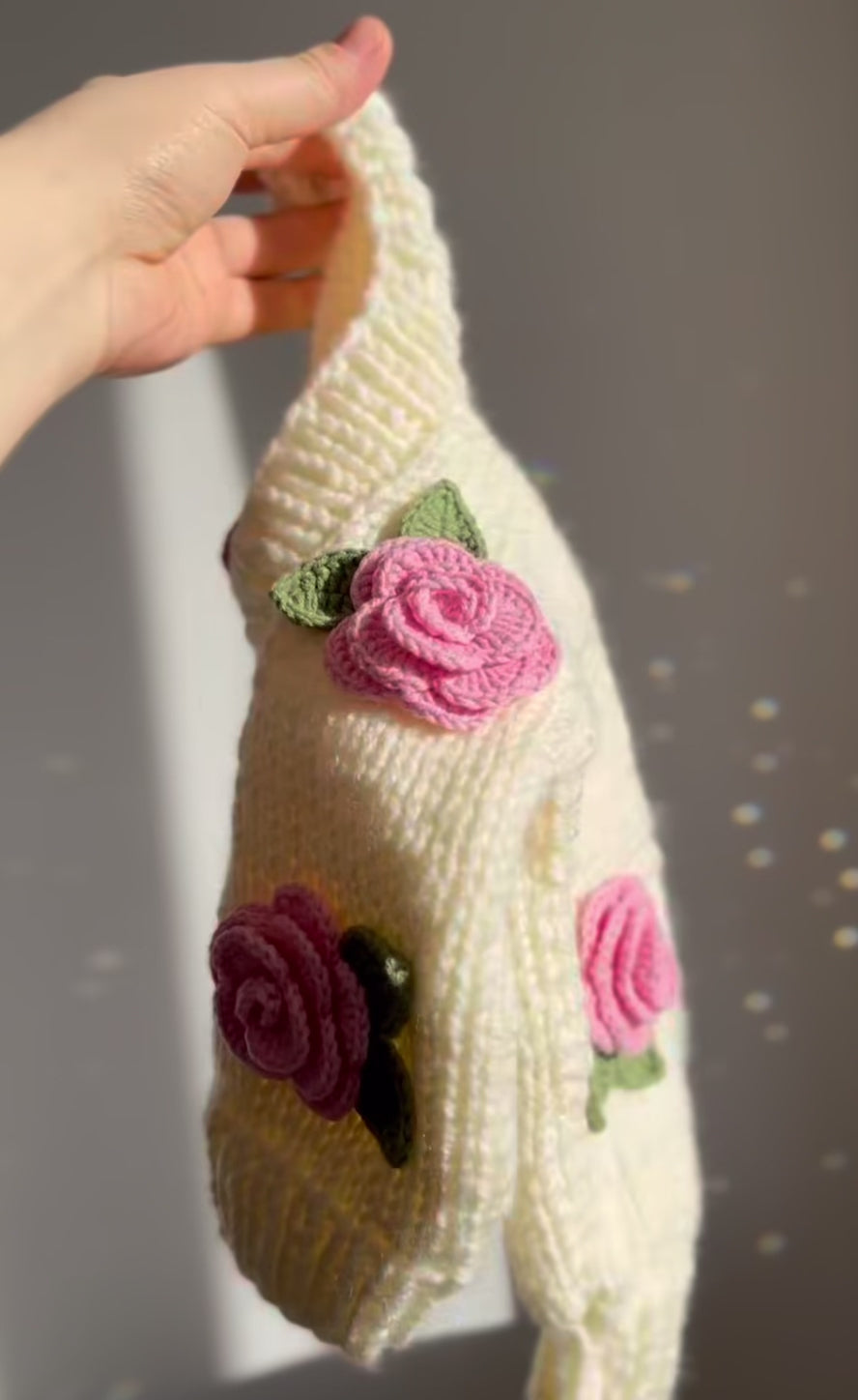Rose Cardigan decorated with pink roses – PinkRooms